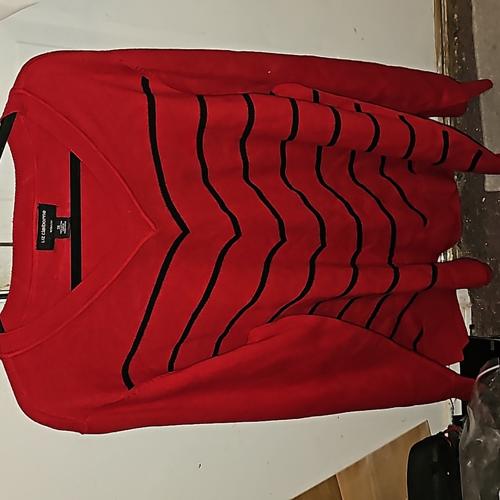 Liz Claiborne  100% cotton vneck sweater